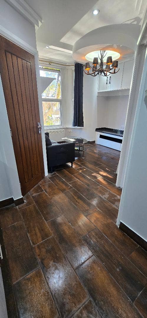 Bargain 1 bed Flat-£1,400P/M Incl Bill except Elec Main Photo
