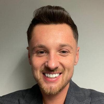 Professional Male seeks a double room Main Photo