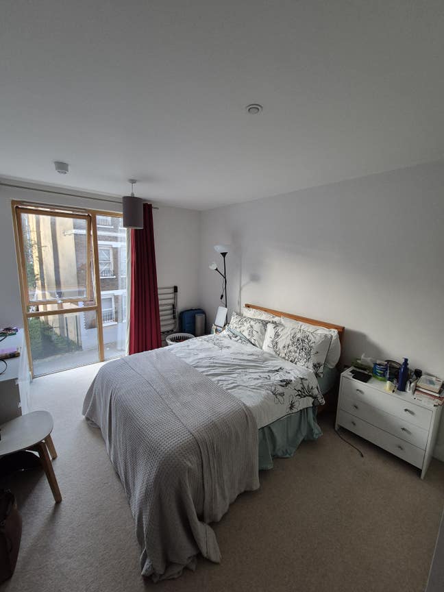 Spacious 1 Bed flat Bethnal Green E2 (1 mth let) Main Photo