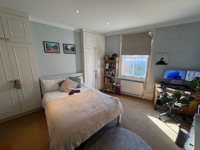 Spacious Double Room - Friendly Clapham South Flat Main Photo