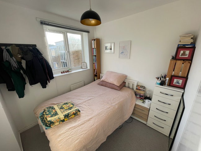 Double room in Cosy 3 bed flat next to the Heath  Main Photo