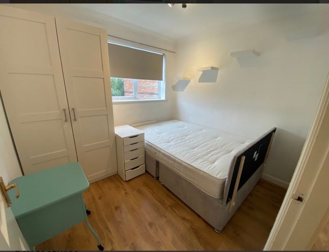 Box room available for immediate move Main Photo
