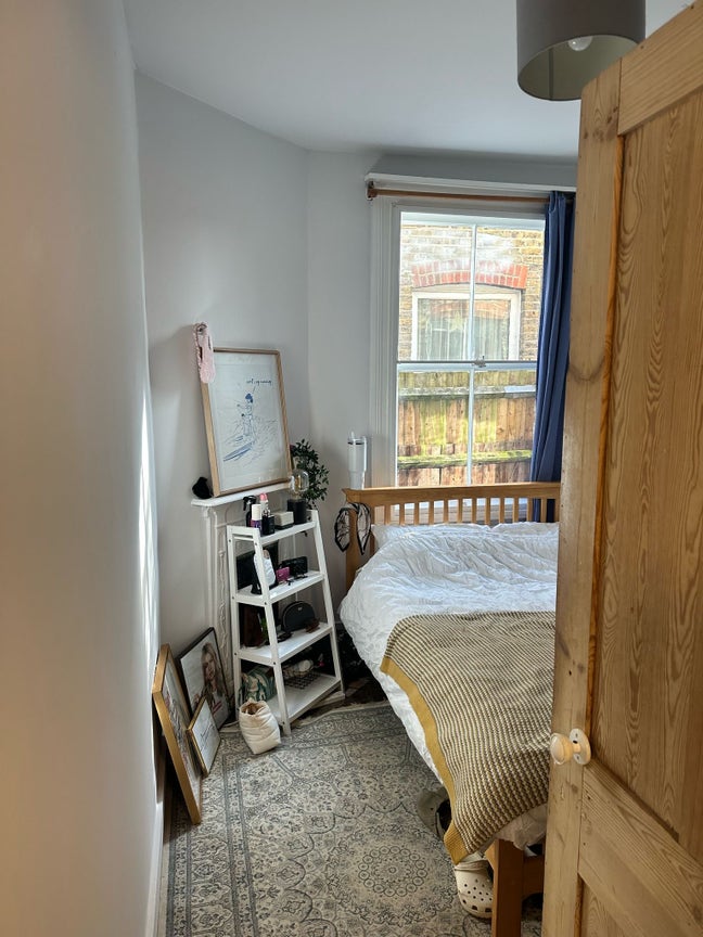 Double Room in Clapham Common -  Main Photo