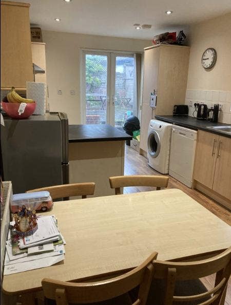 House in Hotwells, soon to be a home:) Main Photo