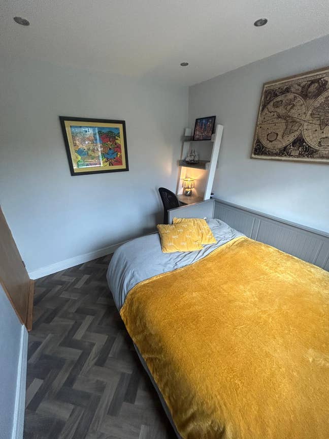 Annex with double bedroom and private bathroom Main Photo