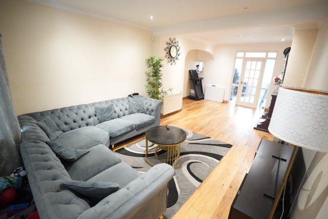 3 bed house Main Photo