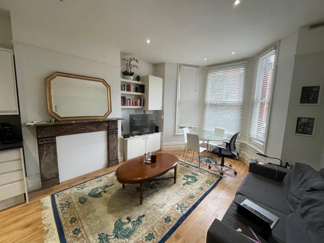 Bright and spacious 1 bed in South Hampstead Main Photo