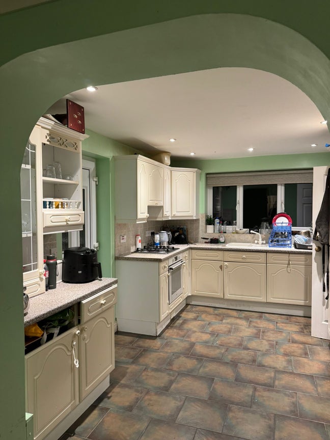 2 large  rooms for rent  Main Photo