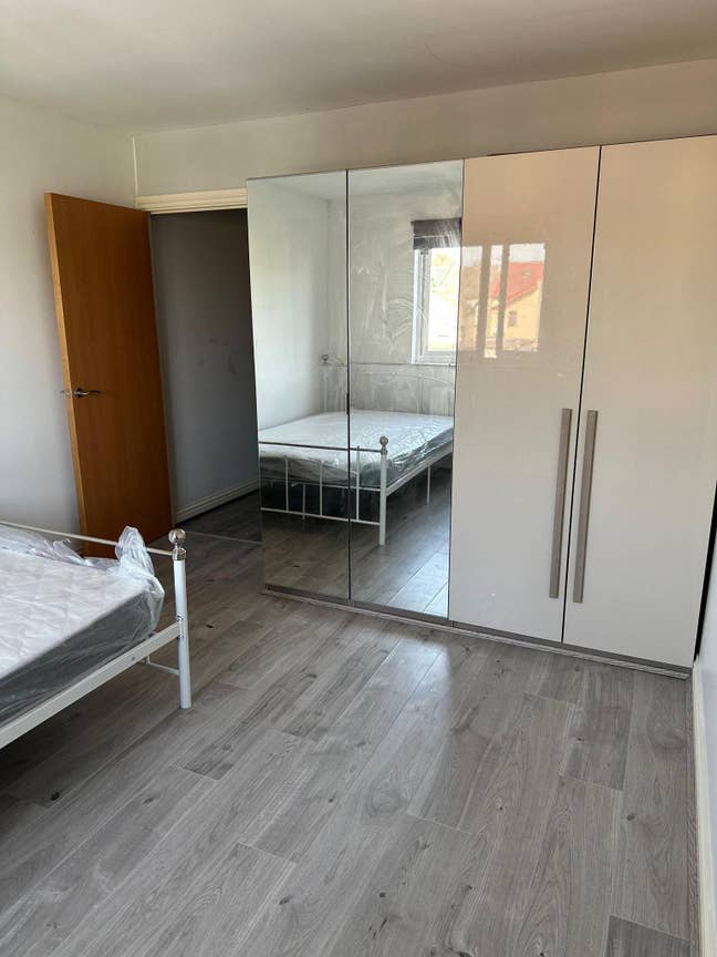 Double room for rent in Grays Main Photo