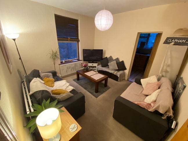 Huge double room in friendly houseshare 🤗 Main Photo