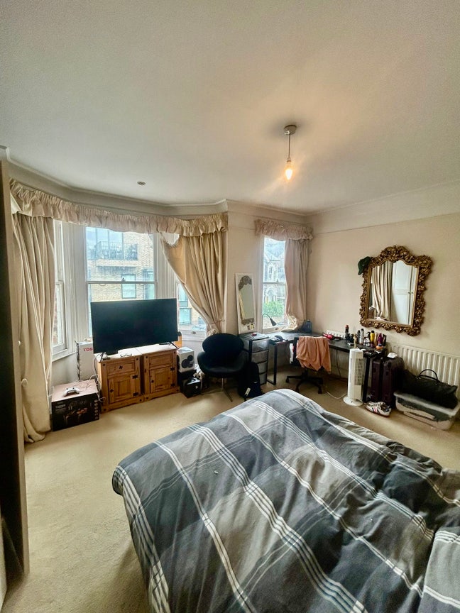 Massive Double bedroom, Vfriendly, Off Northcott R Main Photo