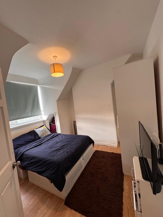 Double Bedroom Near Dagenham Heathway Station  Main Photo