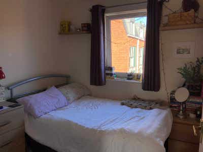 Furnished double room available in two bed flat! Main Photo