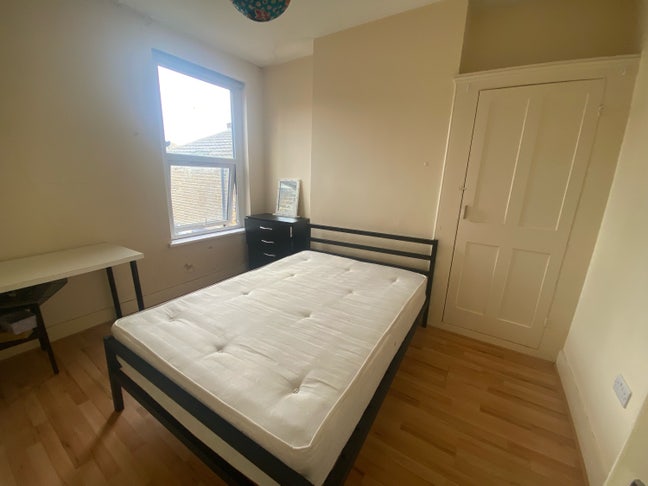 1 double room in 4 bed house with garden Main Photo