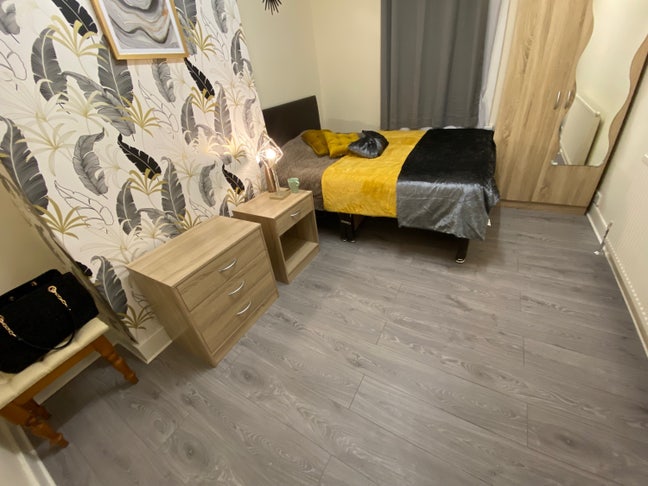 # Modern 3-Bedroom appartment Tooting Broadway Main Photo