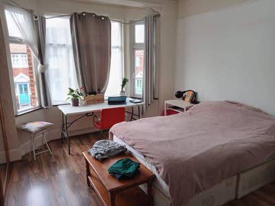  🌿 Spacious Double Room in a Quiet House. Main Photo