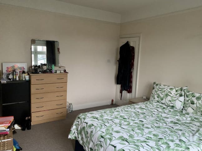 Double room in friendly Balham houseshare Main Photo