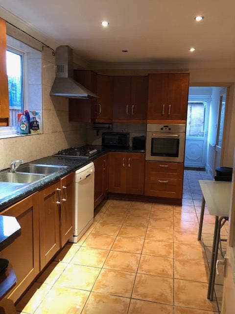 Quiet bright spacious bedroom, Willesden  NW10 Main Photo