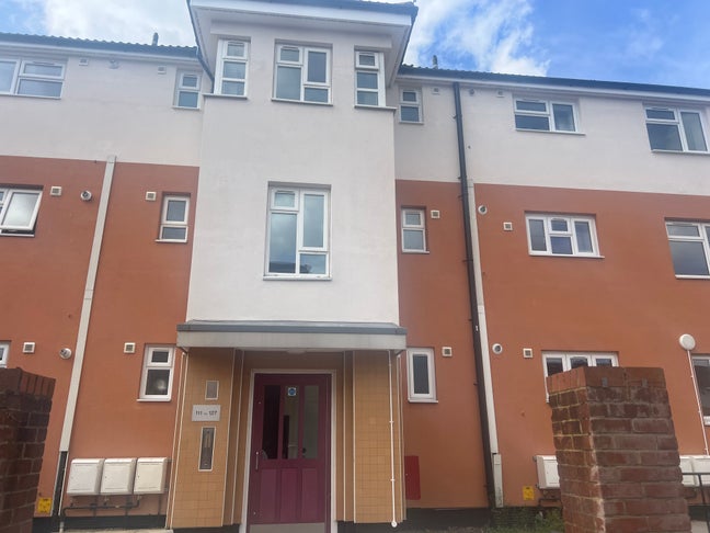 Totally Refurbished 1 Bed Flat Main Photo