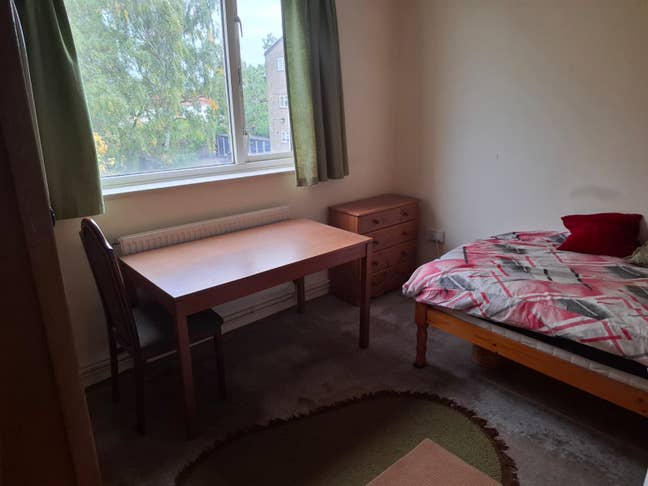 Room to let - Milecross  Main Photo