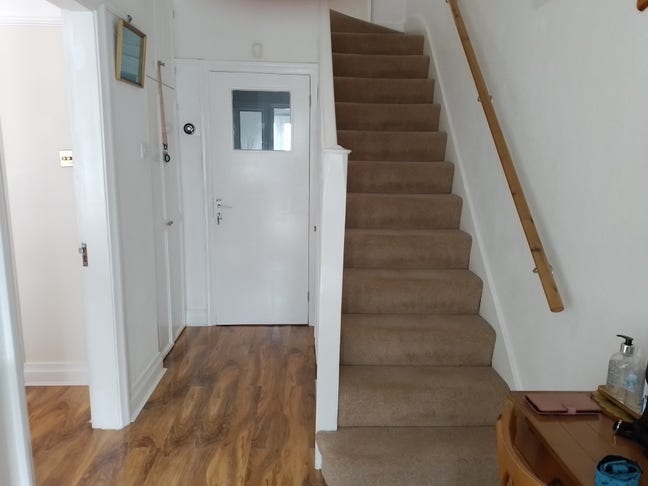 Affordable accommodation offered in Greenford. Main Photo