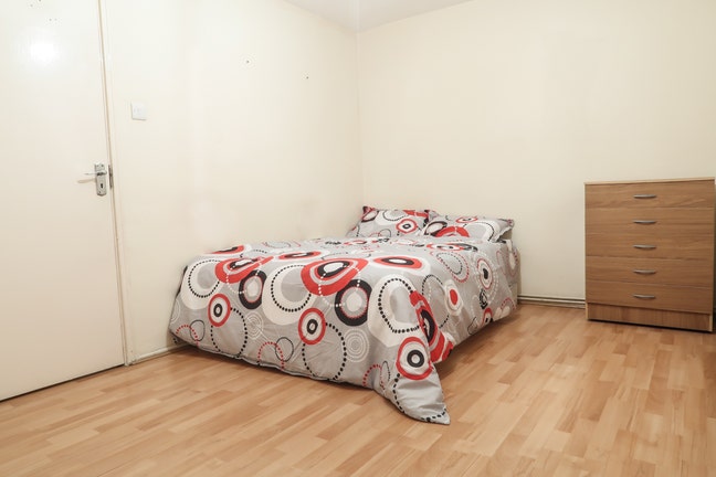 Newly Refurbished 3 Bed  Flat in Bow Ready Now  Main Photo