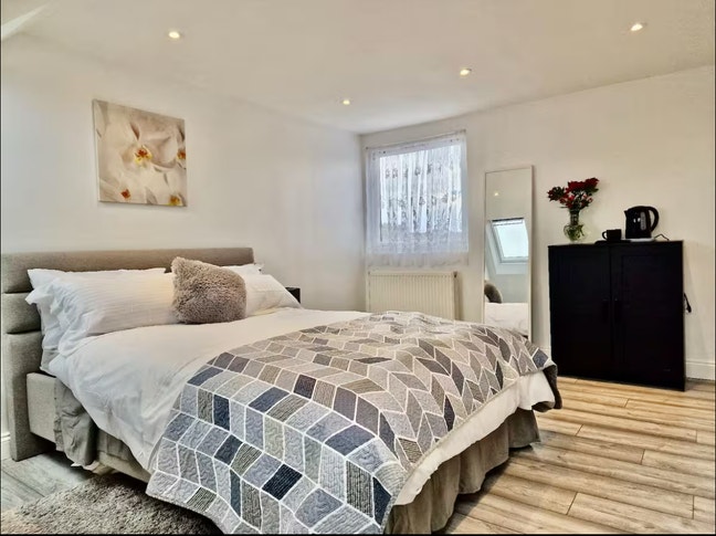Newly built loft double room with private en-suite Main Photo