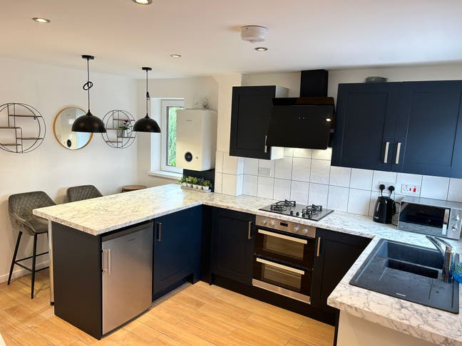 ✨ Modern 3-Bed, 2-Bath Home with Canal Views – NG7 Main Photo