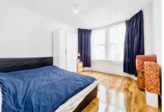 Shared Double room available for a  female.  Main Photo