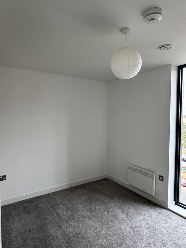 Unfurnished Double Room Main Photo