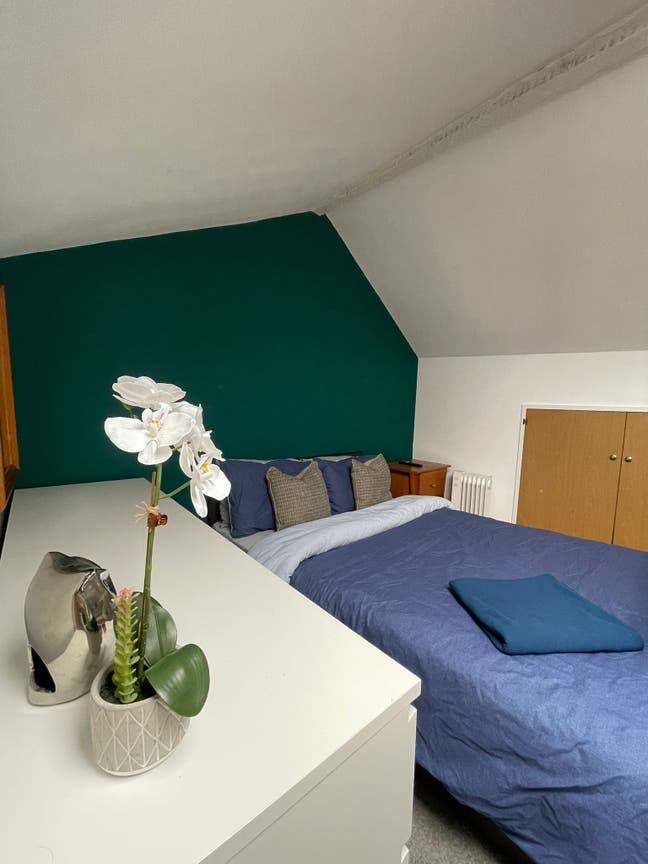 Large Double Rooms with Ensuite at Albion St. BB11 Main Photo