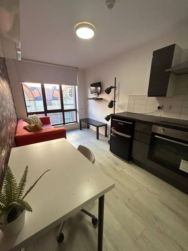 Liverpool City Centre - Studio Apartment Main Photo
