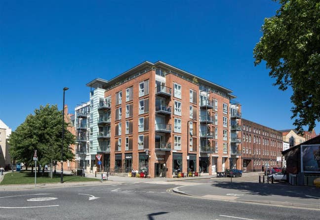 Entire 1-bed flat Queen Square Apartments BS1 4AP Main Photo