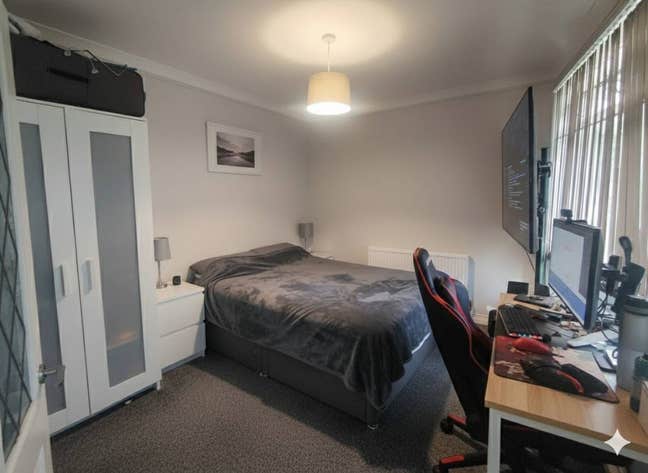Spacious Double Room Available in BS3 Main Photo