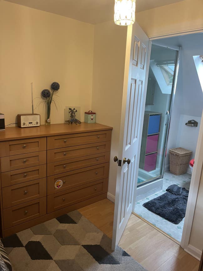 Woolmer Green Room +  Main Photo