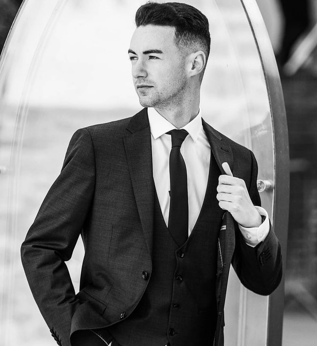 I am a professional male aged 31 looking for... Main Photo