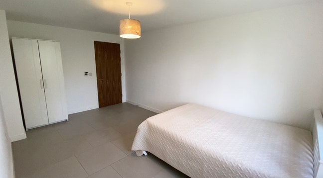 Beautiful modern room in 4 bed - available NOW Main Photo