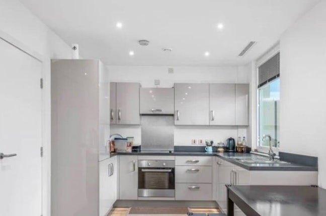 3 Bedroom flat in Colindale  Main Photo