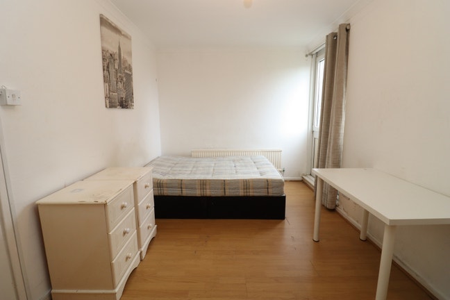 Victoria Park! Room with Private Balcony! Main Photo