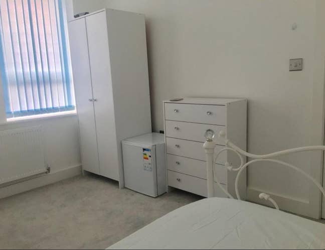 Precious rooms available in Openshaw  Main Photo
