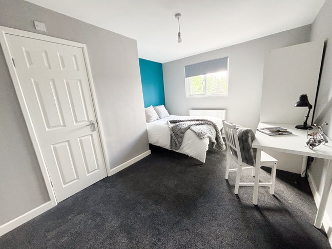 Newly Refurbished En-Suite HMO Coming Up Main Photo