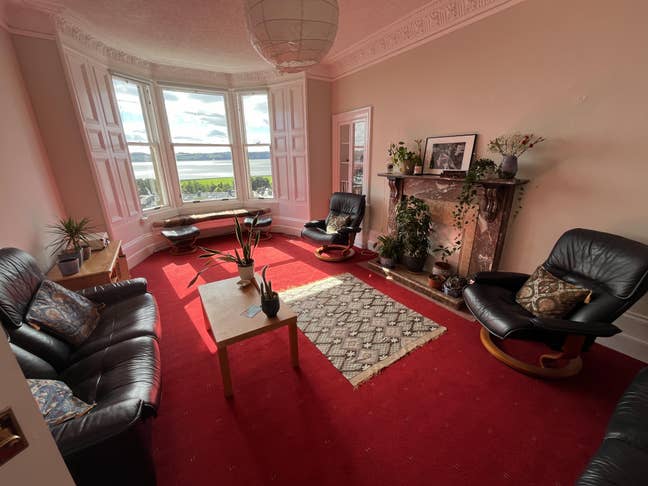 Two Rooms to rent in 3bed flat, Perth Road Dundee  Main Photo