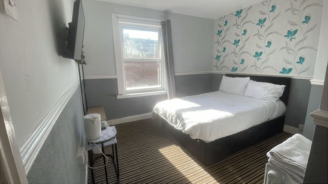 Double Room Ensuite - Blackpool North Train Main Photo