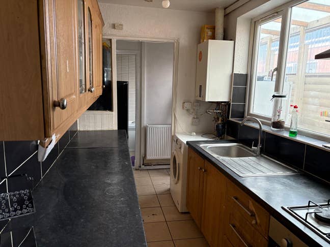 2 bed house in Blakenhall of Dudley road Main Photo