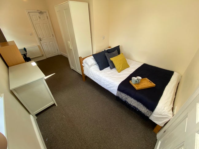 LN1 Location - Available Now- Short Tenancy Main Photo