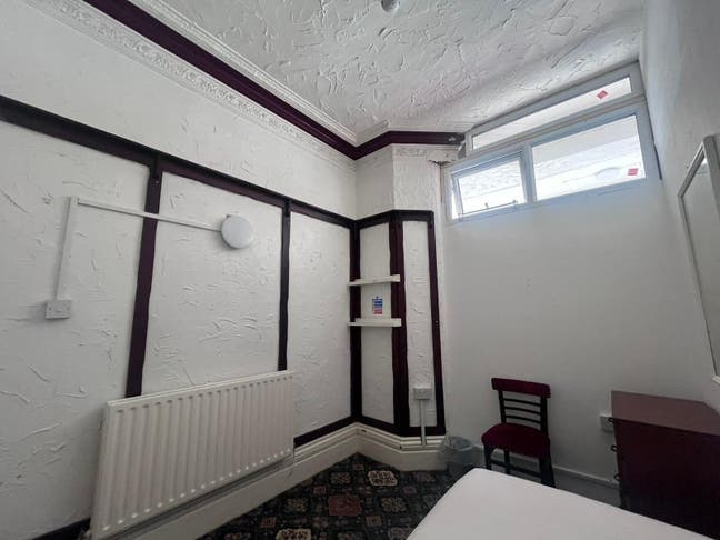Single Room with Shared Bathroom near Beach Main Photo