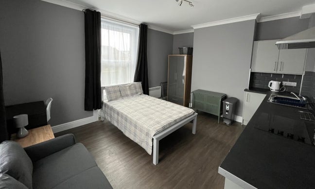 1 Stunning Self contained Studio Main Photo