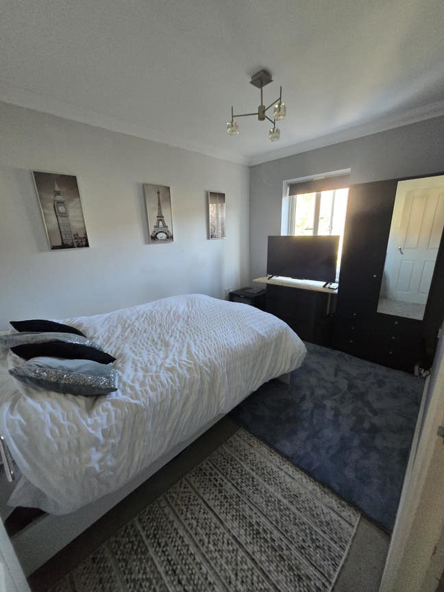 Double room in Turnford, family home Main Photo