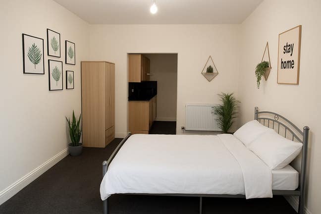 🌟 Gorgeous Double Ensuite + Private Kitchenette — Main Photo