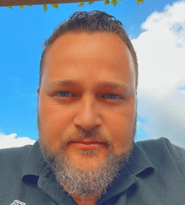 Professional Male seeks a single or double room Main Photo